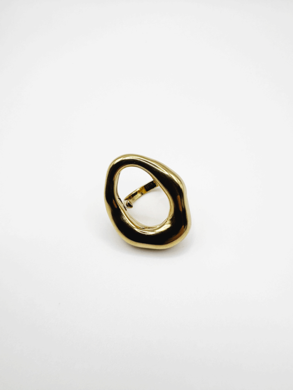 anillo irregular dorado